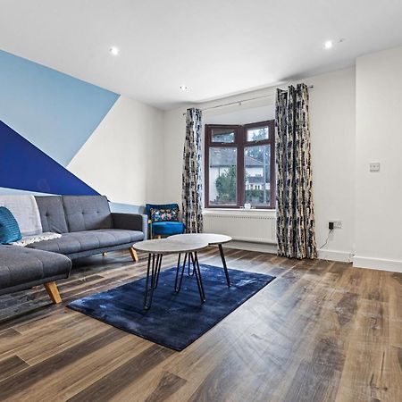 Walsall - 4 Bedroom House, Wi-Fi, Garden , Sleeps 8 - Jrr Stays Bescot Buitenkant foto