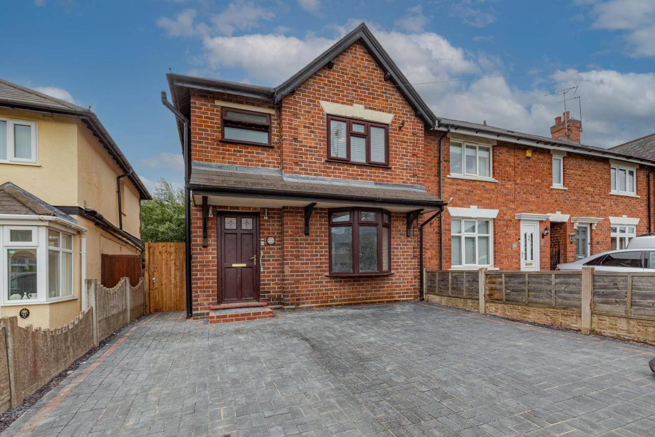 Walsall - 4 Bedroom House, Wi-Fi, Garden , Sleeps 8 - Jrr Stays Bescot Buitenkant foto